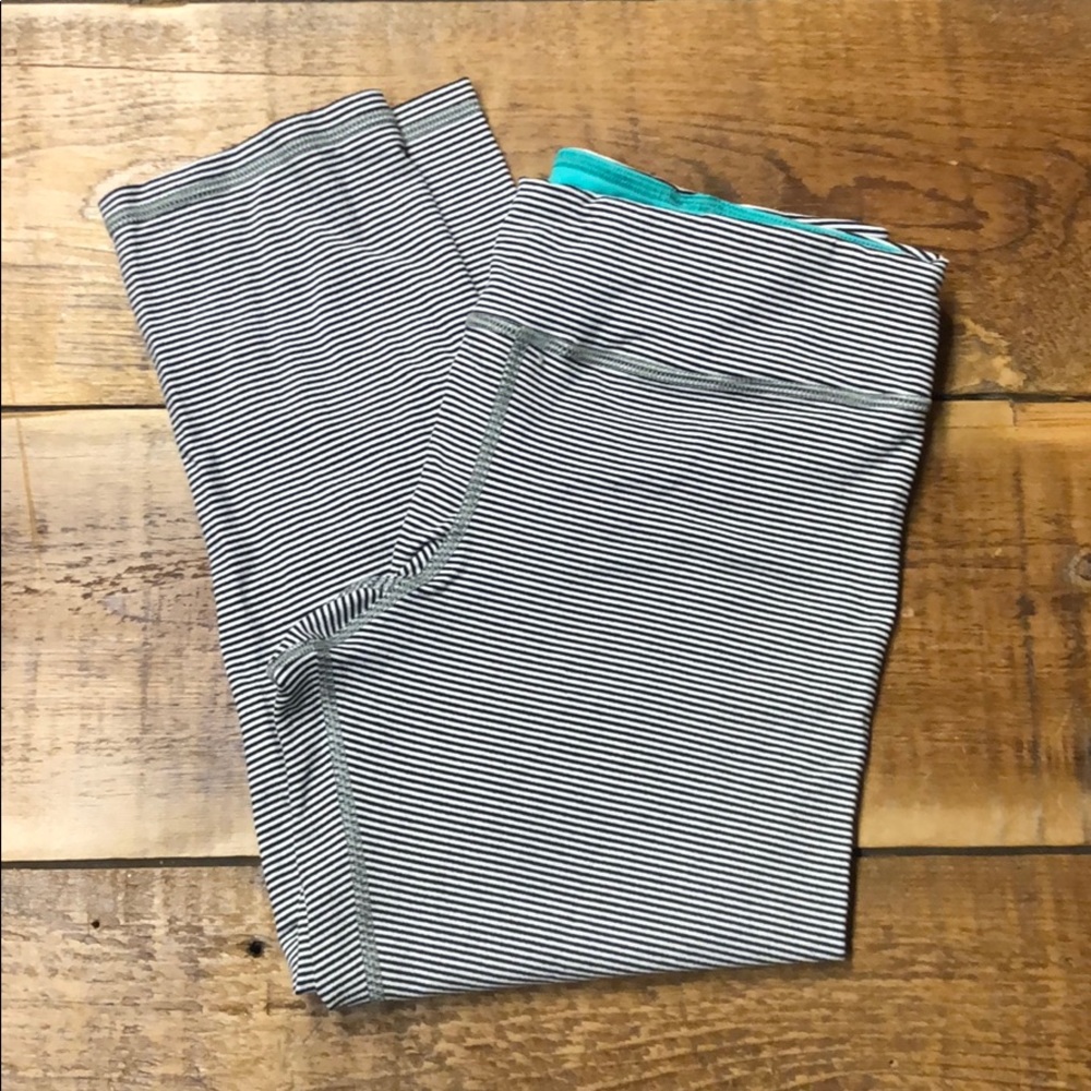 AE Striped Crop Leggings